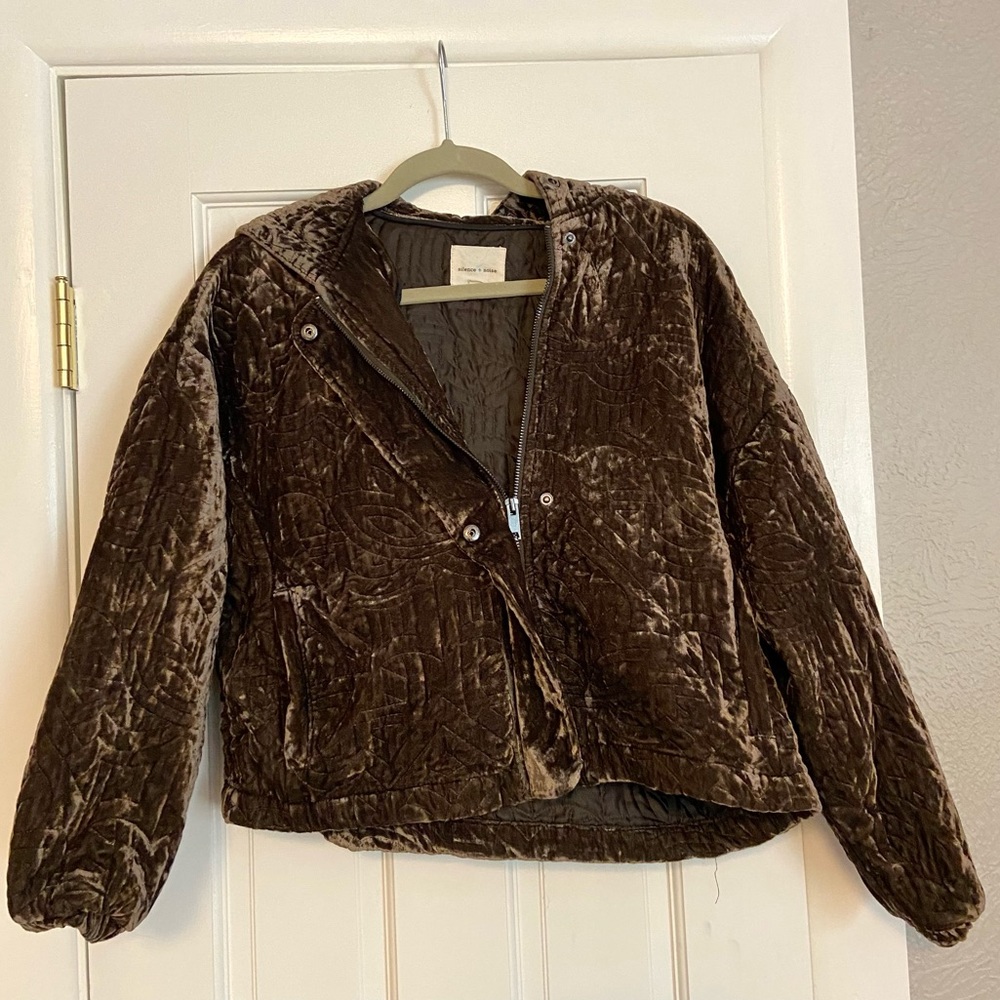 Olive Zipped Jacket (Silence and Noise, size XS)